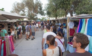 Imatge d'un mercat d'artesania de Formentera.