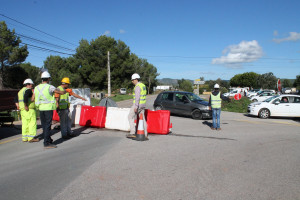 Las obras han obligado a cortar un tramo de la carretera de Sant Joan. 