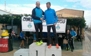 Samuel Urbano y Xicu Mateu Planells, los dos primeros en la carrera de 2,8 kilómetros. Fotos: Facebook