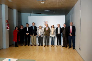 Reunión entre consellers y el secretario de Estado de Cultura en el centro de la imagen. 