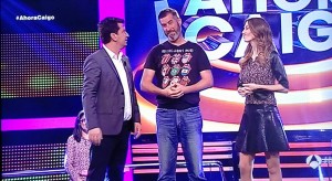 Richard Gutierrez, junto a Arturo Valls, durante el concurso de Antena 3 Ahora caigo.