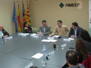 Marí Bosó y Santi Marí se reunieron ayer con los integrantes de Pimeef.