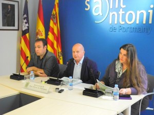 Tienda, Tur y Ribas, durante la presentación de los presupuestos de Sant Antoni. 