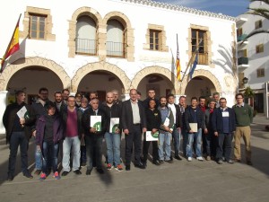 Vicent Marí amb els representants de les diferents escoles esportives.