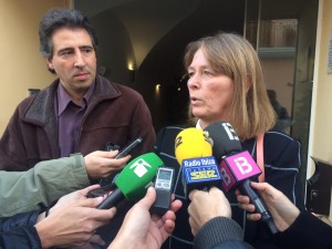 Toni Villalonga y Virginia Marí atienden a los medios tras la celebración de la Junta de Portavoces.