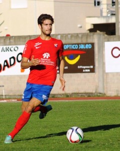 Íñigo Sebastián 'Piña', defendiendo el escudo del CD Barco,