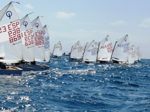 Una competición de Optimist disputada el pasado año.