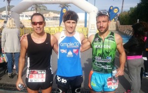 José Uceda, Diego Marín y Javier Serra, los tres primeros en los 22 kilómetros. Fotos: C. V.