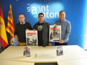 El director José Luis Mir junto a los concejales durante la presentación.