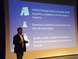 El neuropsicólogo Álvaro Bilbao fue el primer ponente de este ciclo de conferencias.