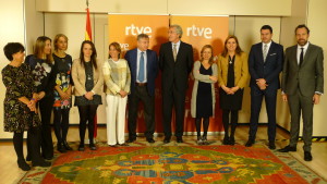 Un momento tras la firma del convenio en Madrid.