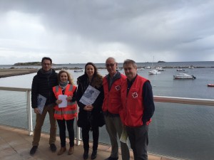 De izquierda a derecha: Juan Marí, Director del Sirenis Hotel Tres Carabelas & Spa; Regina Riera, voluntaria de Cruz Roja; Catina Clapés, Directora Marketing de Sirenis; Alfredo Cardona, voluntario de Cruz Roja y Enrique Climent, Presidente Cruz Roja - Asamblea Insular de Ibiza y Formentera.