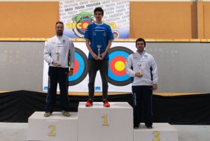 Pablo Orozco, Pere Cincunegui y Vicent Ribas, el podio de arco recurvo absoluto.