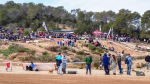 Una imagen de una competición de motocross disputada en el circuito de Cala Bassa.