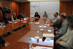 Reunión entre el Consell, ayuntamientos y taxistas por el Plan de Licencias Estacionales.