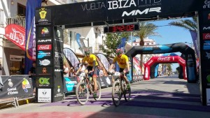 Pablo Rodríguez y David Valero lograron su segunda victoria en la Vuelta a Ibiza MMR 2016. Fotos: Jon Izeta