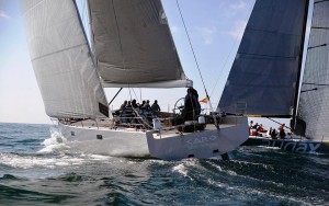 El velero alemán 'Caro' y el 'Audax Energía', durante la regata.