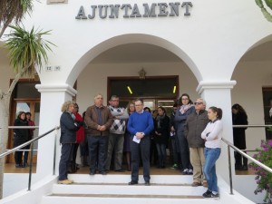 Los representantes municipales en una imagen de archivo durante la conmemoración del Día Internacional Contra la Violencia Sobre la Mujer.