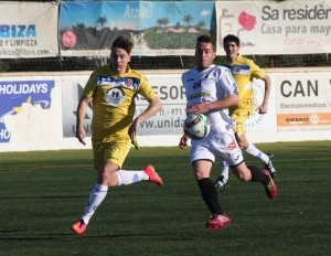 David Camps, delantero de la Peña, durante el pasado encuentro frente al Alcúdia.