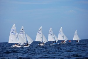 Imagen de una regata de la clase Snipe celebrada en Eivissa