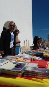 La parada de libros de la Asociación de Amigos de la Biblioteca Internacional de Formentera  (ABIF).