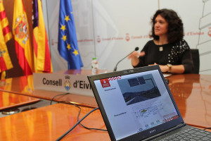 La consellera Pepa Marí presenta la nueva señalización de la E-20.