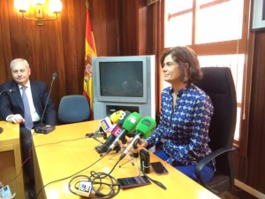 La secretaria de Estado de Justicia, Carmen Sánchez-Cortés, en Ibiza, junto al director general Antonio Dorado. Fotos: L.A.