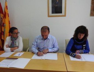 Moment de la firma del conveni entre el Consell de Formentera i l'OCB.