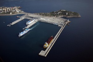 Imagen aérea de los diques de Botafoc.