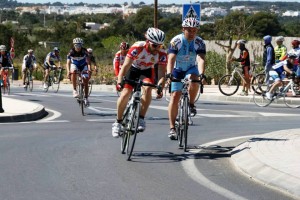 Varios corredores durante la pasada edición de la carrera de ciclismo en ruta Illa de Formentera.