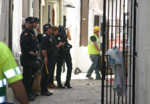 Varios agentes de la Policía Nacional, en Sa Penya.