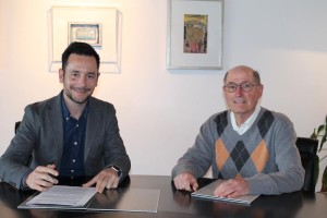 L'alcalde d'Eivissa, Rafa Ruiz i el president de l'Agrupació astronòmica d'Eivissa, Jose Lluis Bofill. 