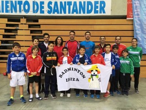 Una imagen de los jugadores desplazados al Campeonato de España de bádminton de Santander.