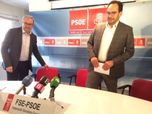 Vicent Torres y Antonio Hernando en la sede de la FSE-PSOE