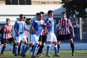 El Mar Menor, de azul, en un partido en su estadio. Foto: Noticieron del Mar Menor