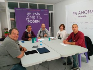 Un momento de la reunión llevada a cabo en la sede de Podemos en Eivissa