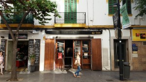 El bar Can Terra, afectado por un incendio en el cuadro eléctrico. 