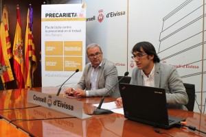 Iago Negueruela y Vicent Torres, durante la presentación del Plan de lucha contra la precariedad laboral en el Consell d'Eivissa.