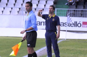 Tito García Sanjuán, durante su etapa como entrenador del Villarreal C.