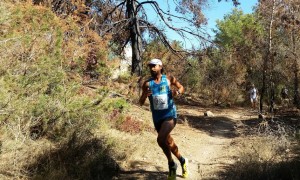 José Planells encabeza la carrera en un tramo de bosque