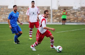 El centrocampista Goku, en un partido del Comarca del Mármol. Foto: GOdeporte