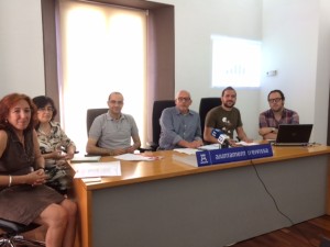 Los integrantes de la Mesa de Inclusión Social de Vila, durante la presentación del censo de personas sin techo. 