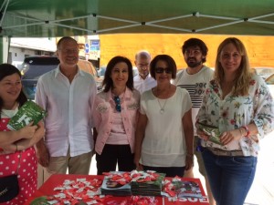 Margarita Robles junto a los socialistas de la isla. 