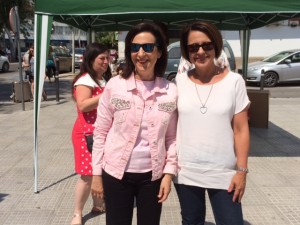 Margarita Robles junto a Sofía Hernanz. 