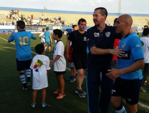 Ibón Begoña celebra junto a Lolo el pase ala segunda eliminatoria en Can Misses