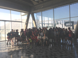 56 alumnos del IES Gabriel Ciscar de Oliva han partido esta mañana de Dénia con destino a Formentera a bordo del fast ferry Ramon Llull.