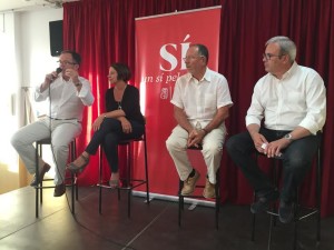 Un moment de l'acte celebrat a Cala de Bou