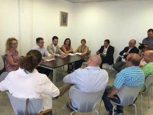 Los ermpresarios de la zona de Pltaja d'en Bossa se han reunido hoy con los alcaldes de Vila y Sant Josep.