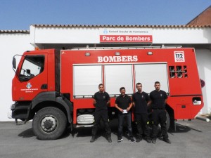 Bartomeu Escandell i tres dels integrants del Parc de Bombers de Formentera.