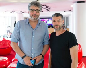 Yann Pissenem y Bart Cools tras la firma del convenio.